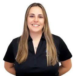 Dr.-Leandra-Petursson-e1732836857632